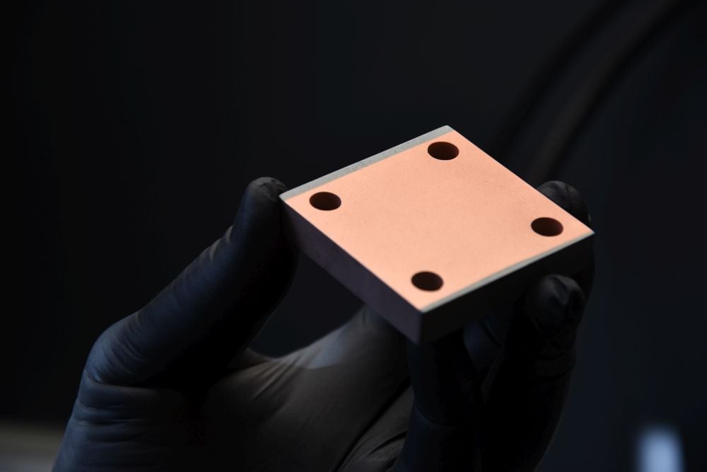 PHOTONICPARTS_COATING