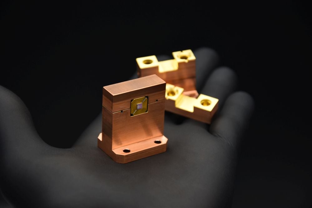 PHOTONICPARTS_CUBEPACKAGE