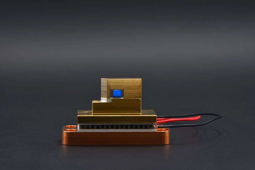 PHOTONICPARTS_CUSTOMPACKAGE